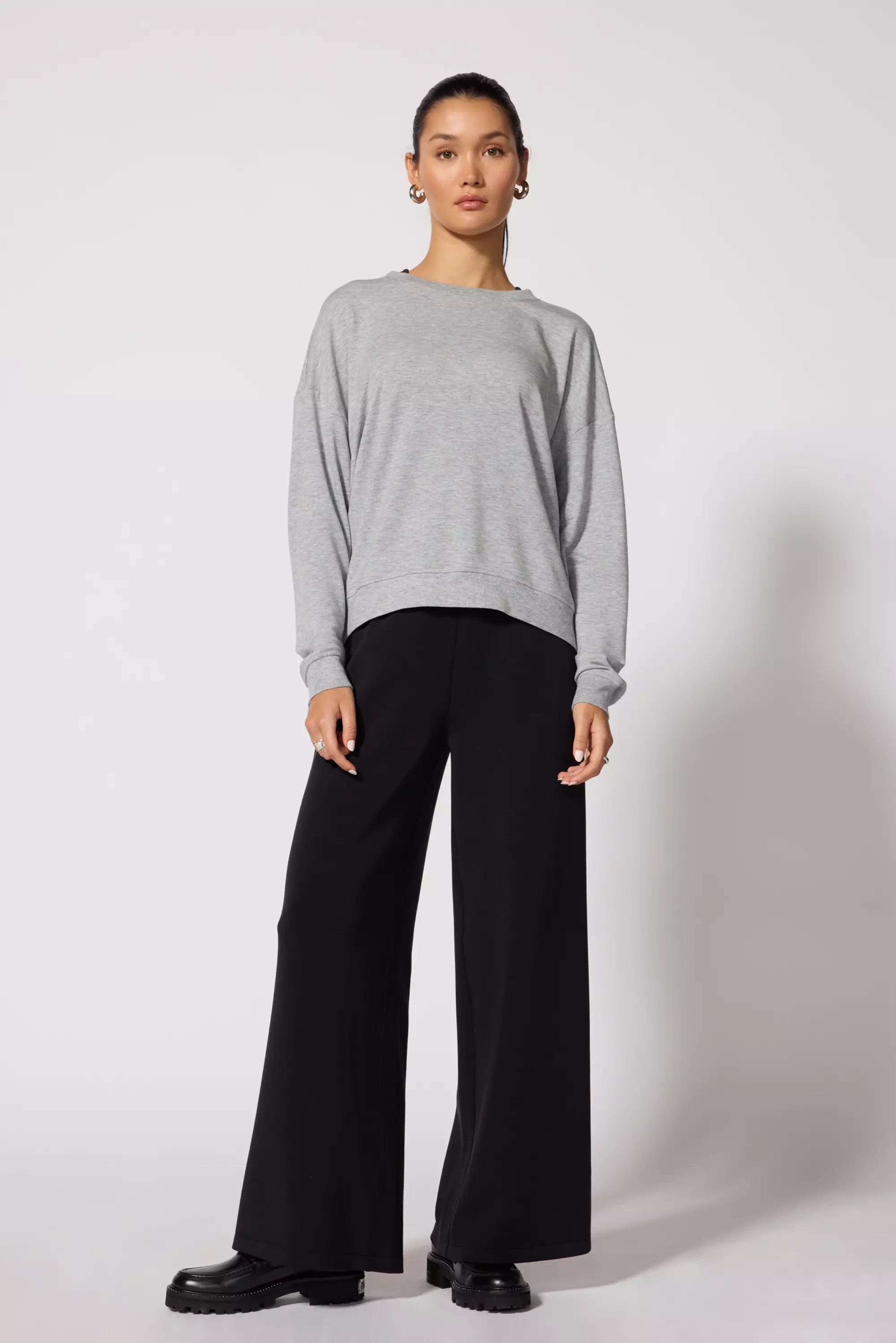 Cozy Fleece Relaxed Crew - Htr Concrete