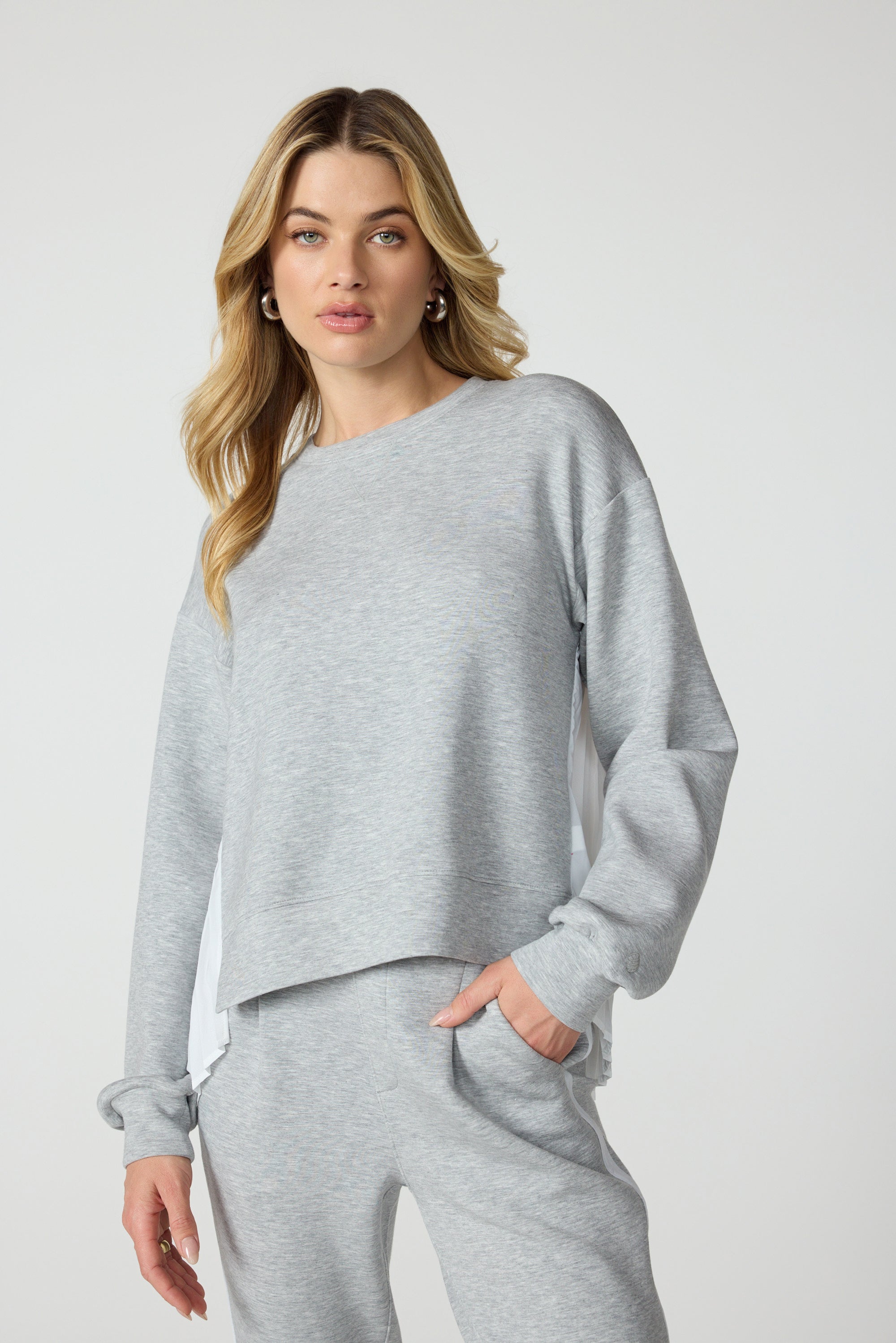 Dreamweave™ Crew with Pleated Back - Htr Concrete